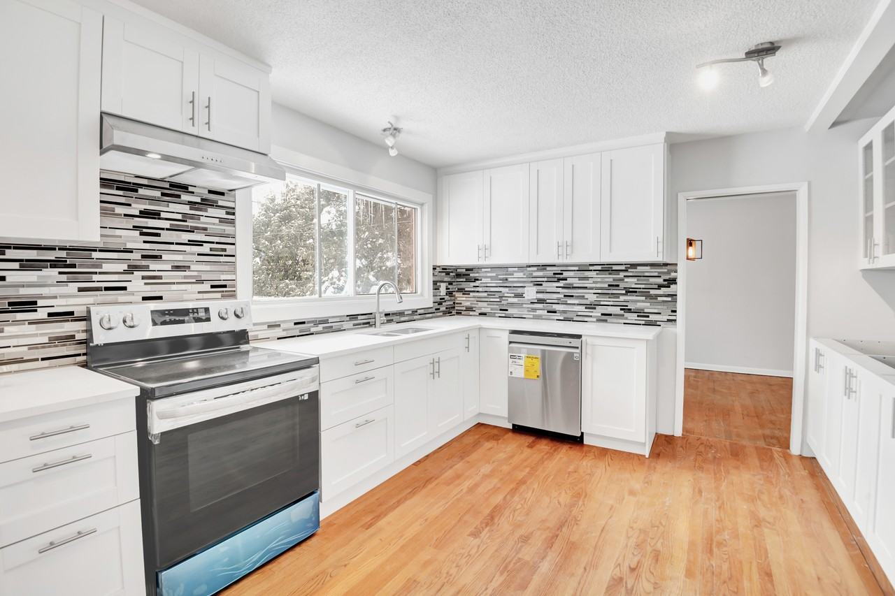 Kilborn Ave, Ottawa, ON K1H 6N2 4 Bedroom Apartment for Rent PadMapper