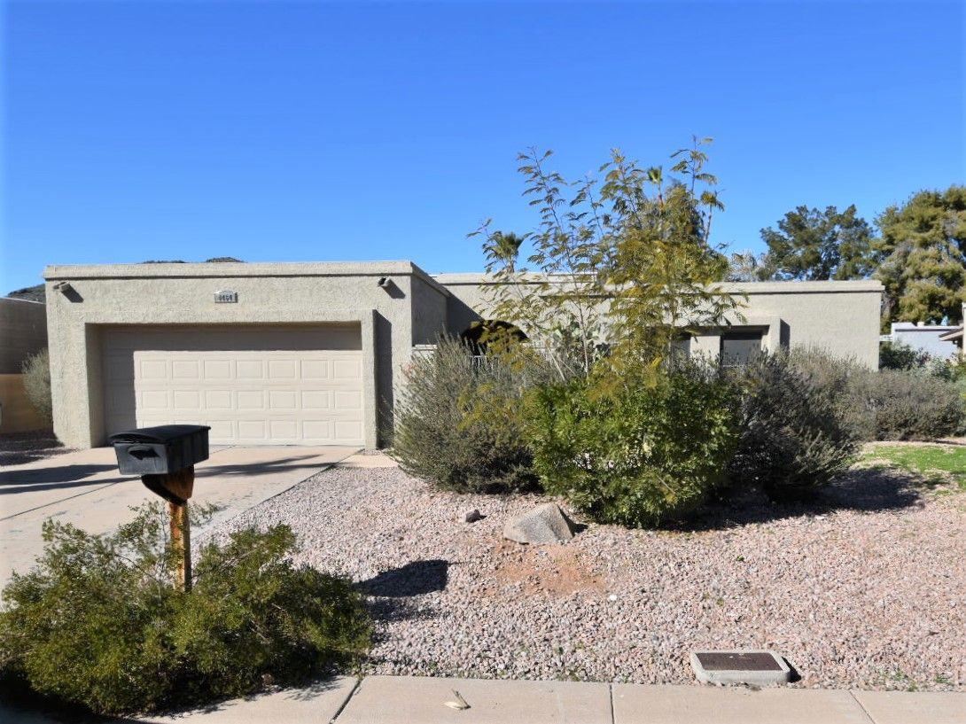 4464 E Desert View Dr