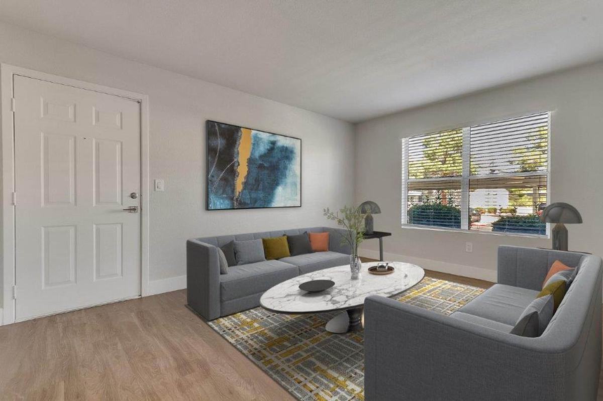 1349 W Horizon Ridge Pkwy - Photo 2 of 28