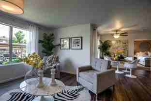 1349 W Horizon Ridge Pkwy - Photo 1 of 1