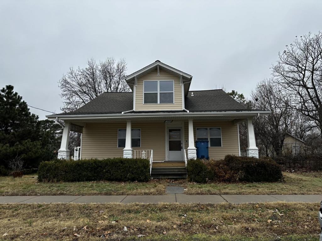 304 N Roney St - Photo 2 of 50