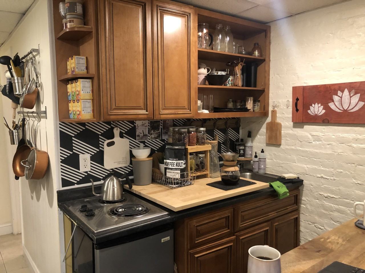 868 Beacon St #B - Photo 4 of 9