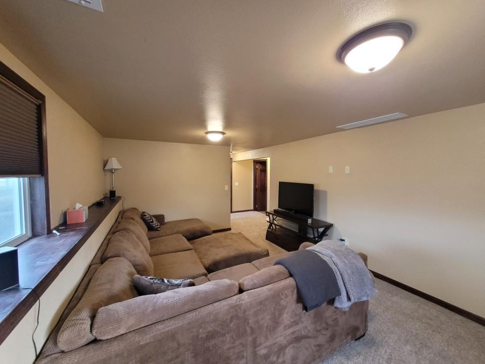 2044 Monad Rd - Photo 7 of 10