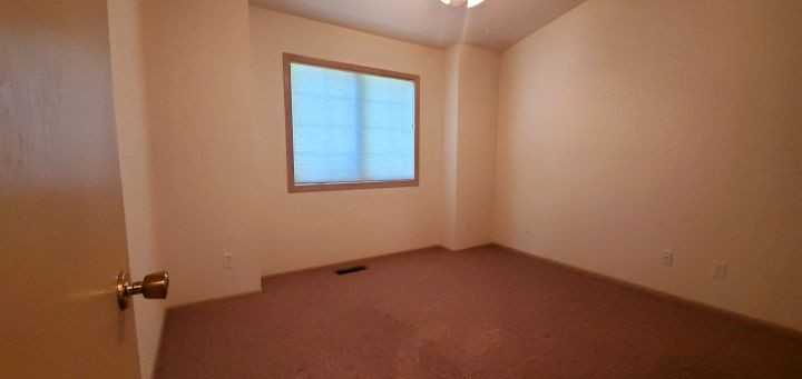 1704 Wellington Pl - Photo 6 of 7