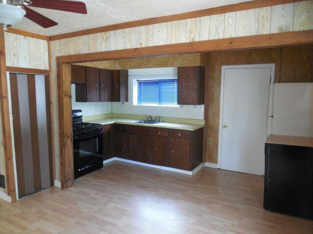 3724 Roosevelt Ave - Photo 2 of 4