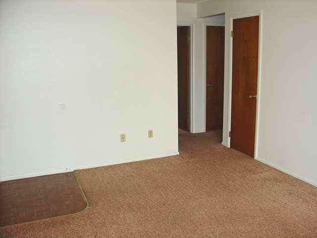 115 6th St W #3 - Photo 3 of 7