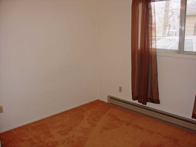115 6th St W #3 - Photo 5 of 7