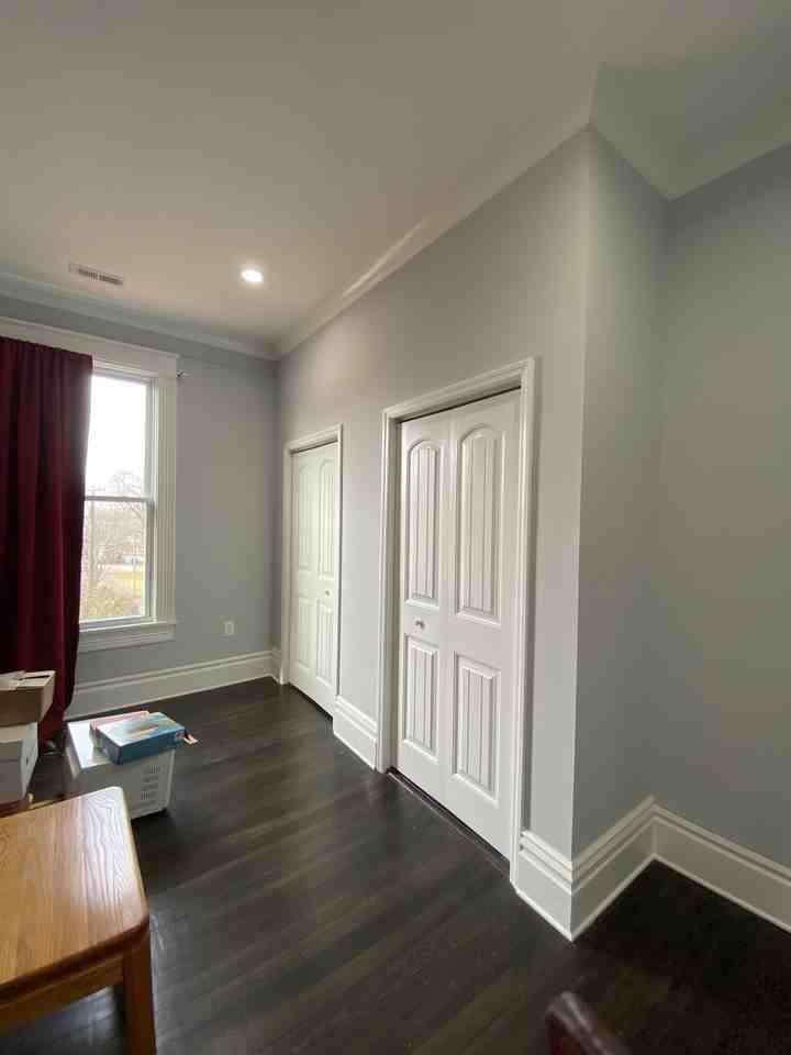 212 West Franklin Street - Photo 3 of 13