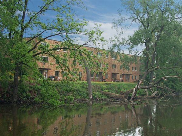East Main Apartments - Photo 3 of 4