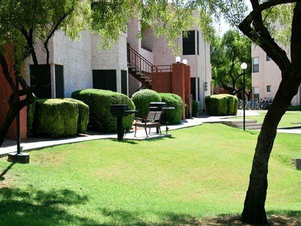 Rancho Las Palmas Apartments - Photo 2 of 7