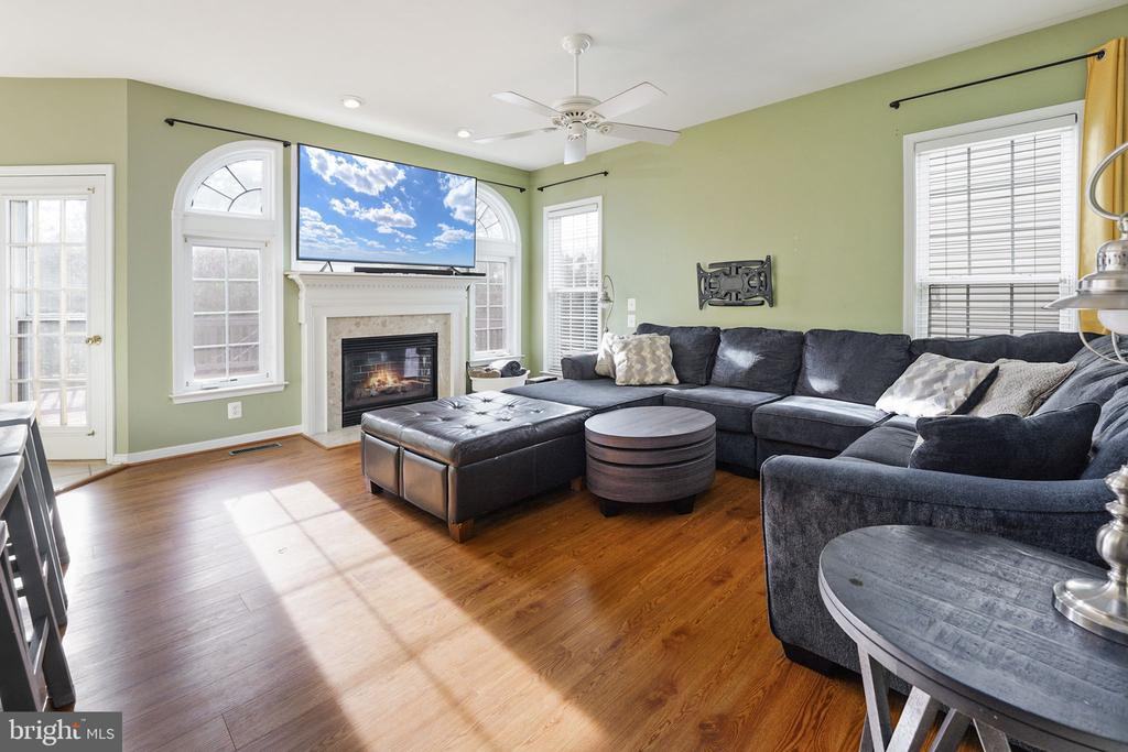 6046 Smooth Stone Pl - Photo 3 of 33
