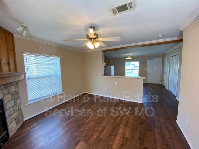 501 W Warren Ave #A - Photo 3 of 14