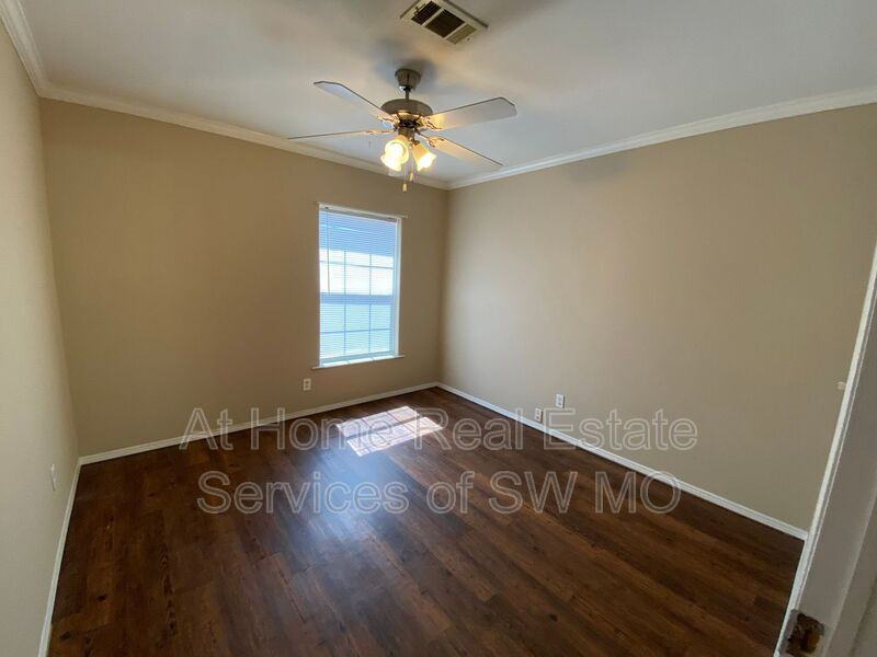 501 W Warren Ave #A - Photo 7 of 14