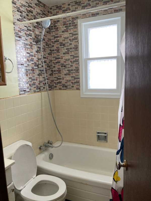 320 Montreal Street - Photo 3 of 10