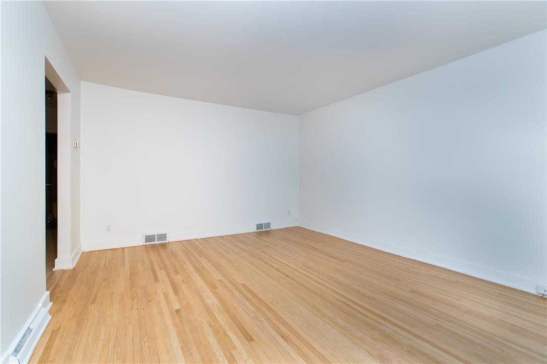 502 Kent Road - Photo 3 of 15