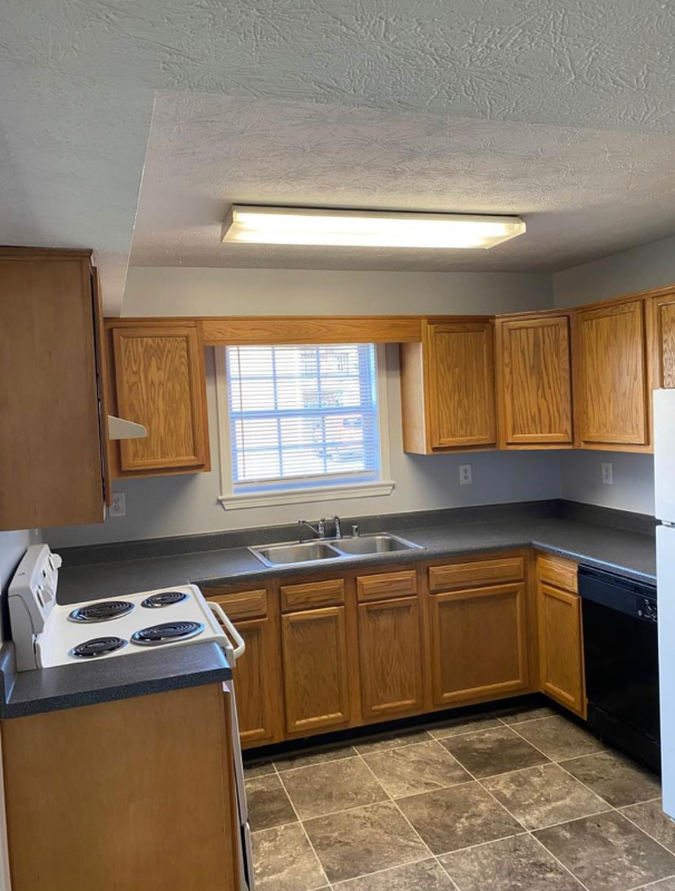 106 Kenilworth Ct - Photo 2 of 11