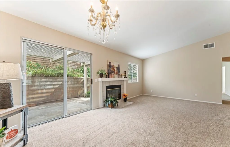 10710 Bel Air Dr - Photo 2 of 11