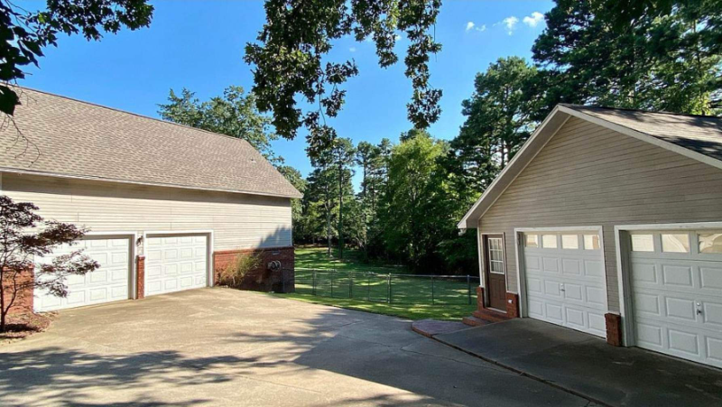 11 Henry Court - Photo 2 of 34