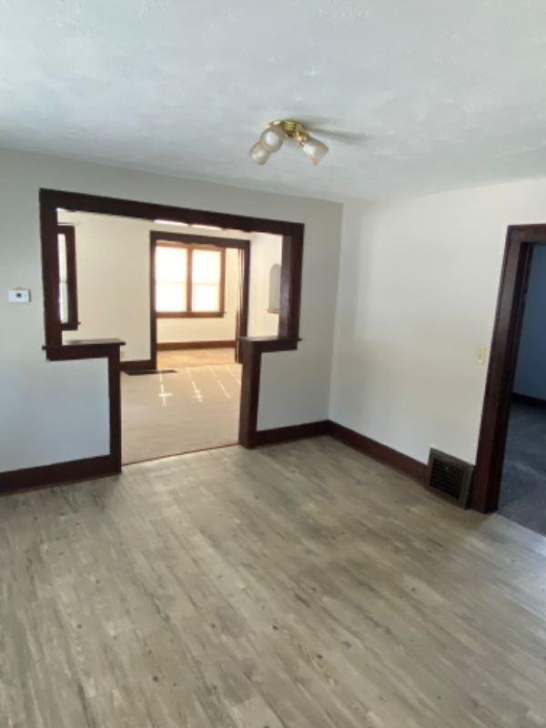 910 9th Ave #13 - Photo 4 of 13