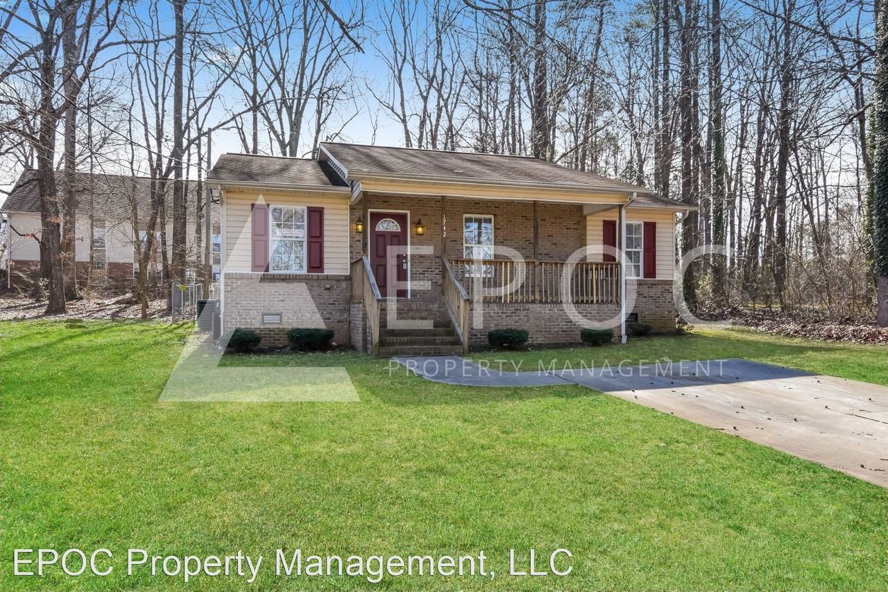 1742 Lamb Ave - Photo 2 of 16