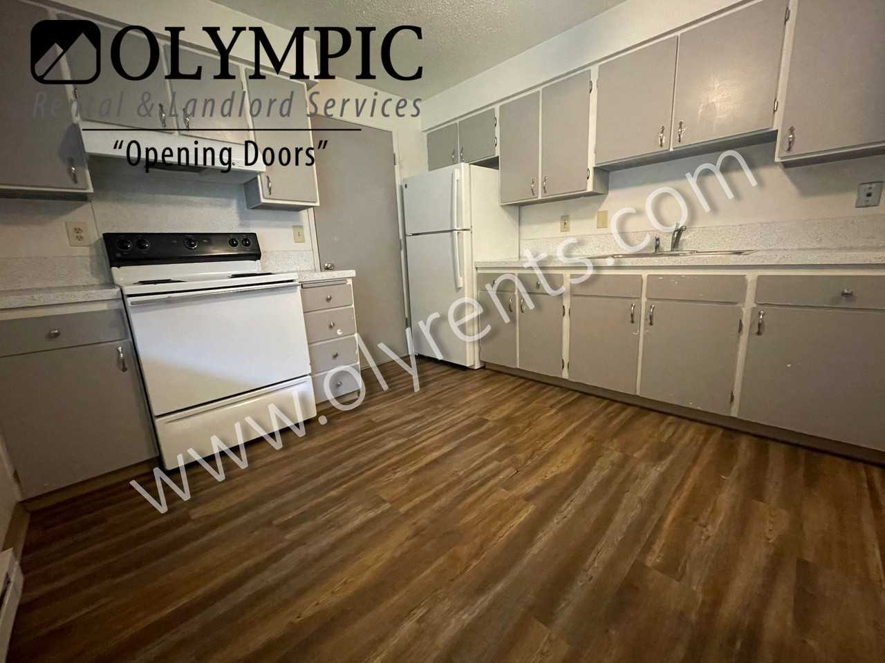 2344 Carpenter Rd Se - Photo 3 of 9