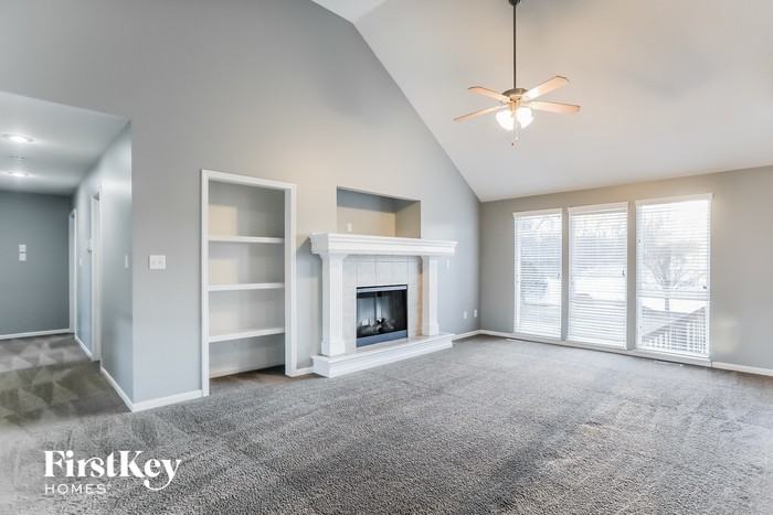 1901 Chestnut Dr - Photo 3 of 15