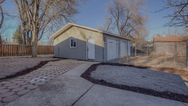 1130 Valley Manor Ct #B - Photo 3 of 21