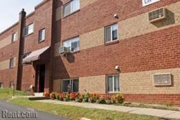 Benton Gardens Apartments - Photo 2 of 6