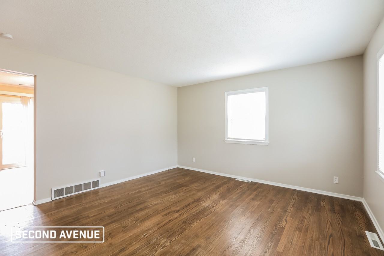 16209 E 31st St S - Photo 2 of 19