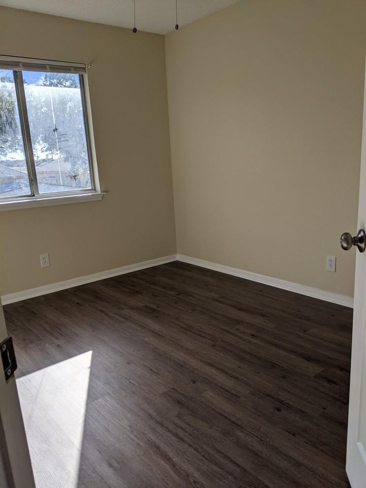 2504 Bluejay Dr - Photo 3 of 19