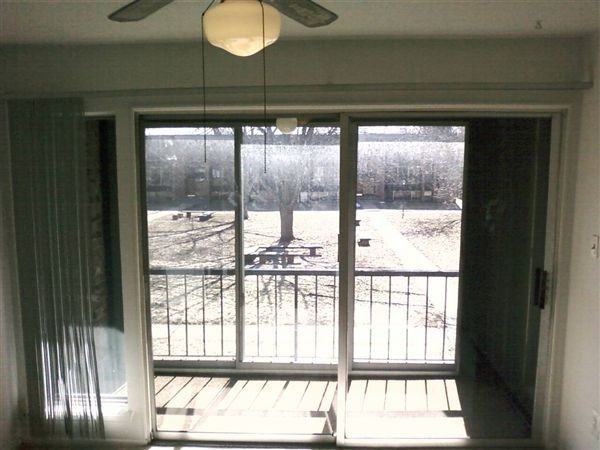 Old Oak Square Apartments - Photo 3 of 6