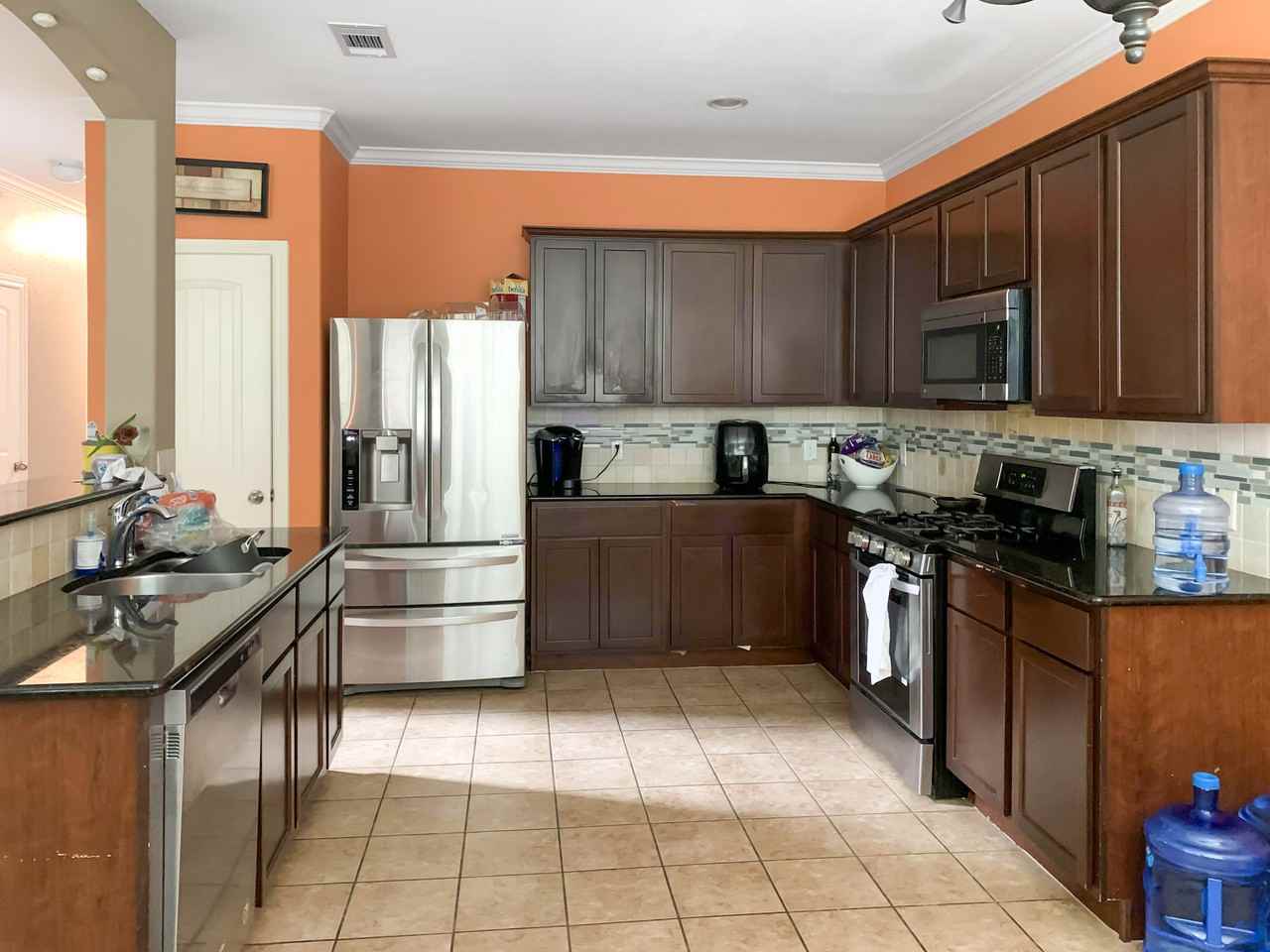 Thornhollow Dr - Photo 3 of 17