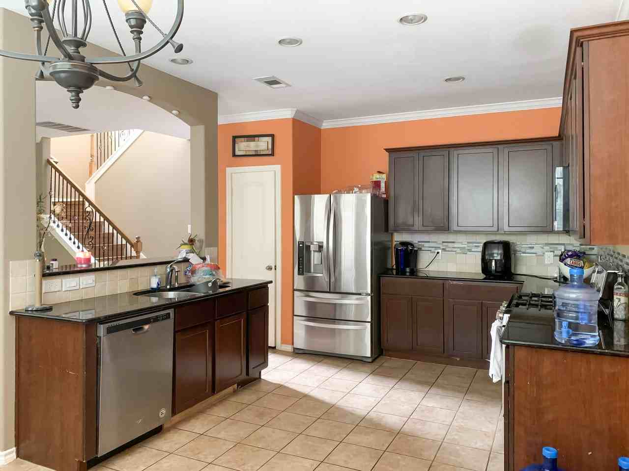 Thornhollow Dr - Photo 5 of 17