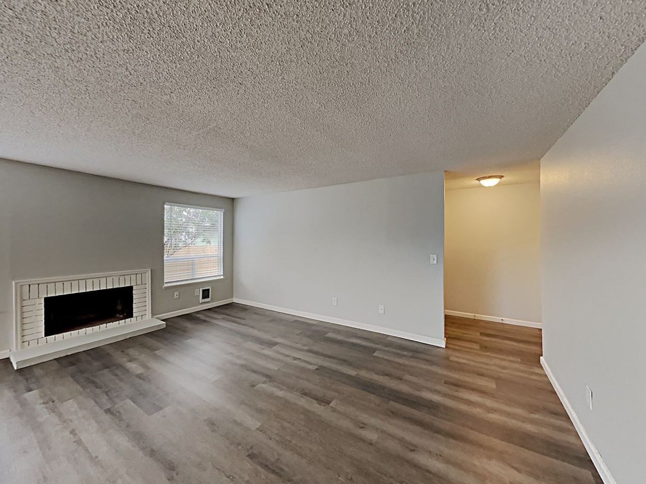 12428 42nd Ave Ne - Photo 3 of 19