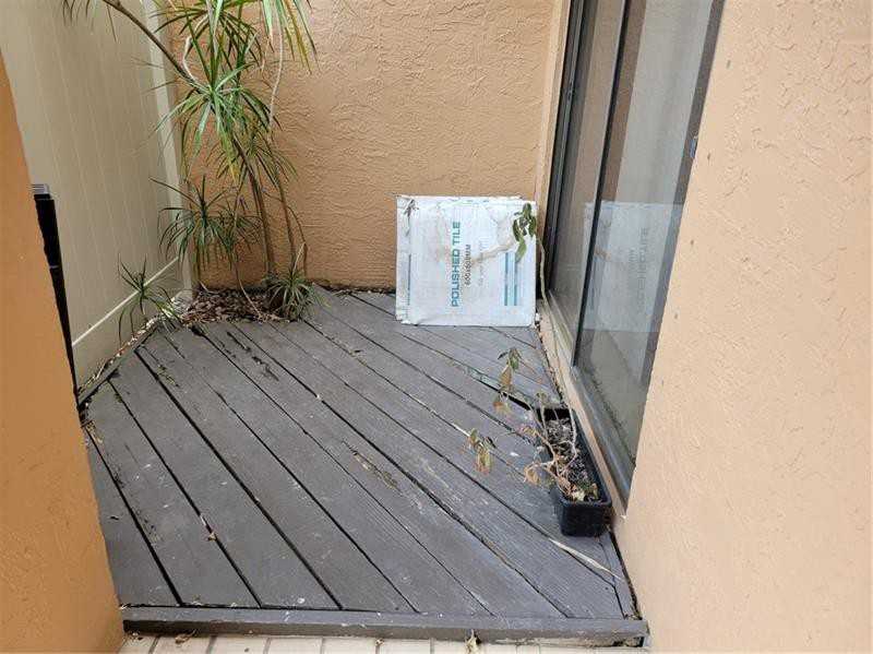 2043 Nw 45th Ave - Photo 2 of 22
