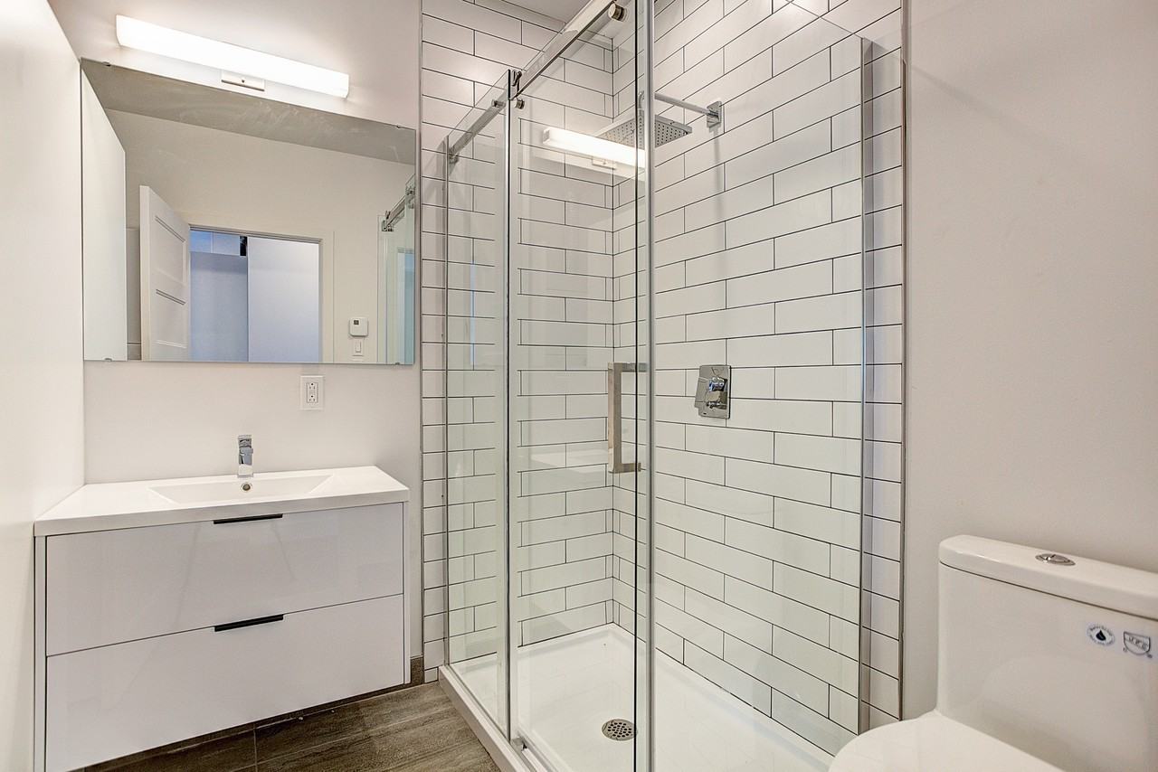 5185 Boulevard Saint-Laurent - Photo 2 of 11