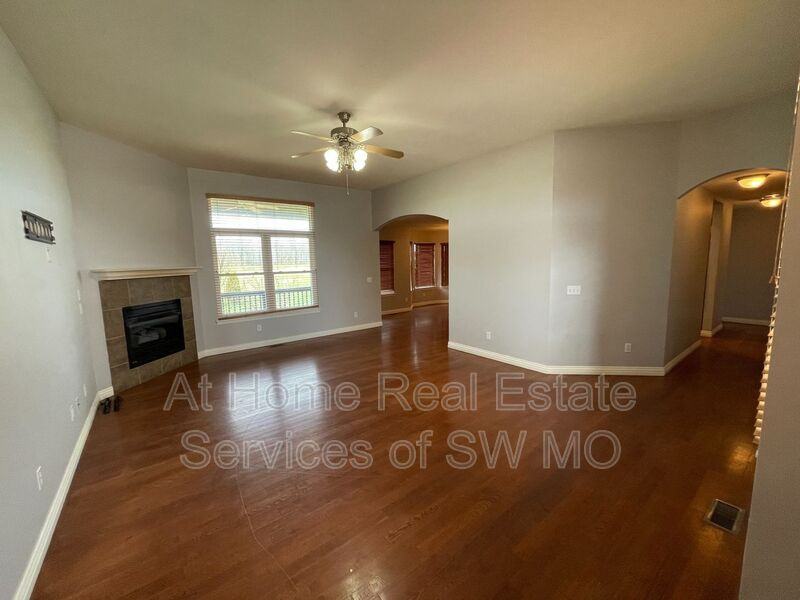 6063 N 19th Ave - Photo 2 of 19