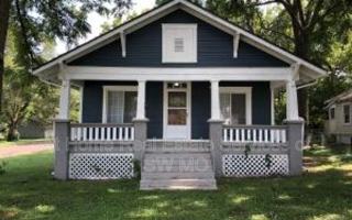 featured image of 2000 W College St