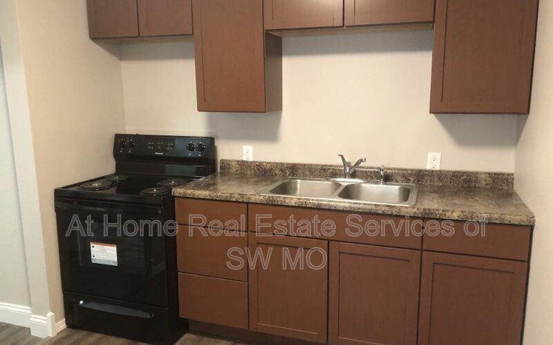 2000 W College St #2000-2 - Photo 2 of 8