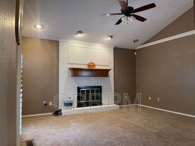 3307 79th St #B - Photo 3 of 15