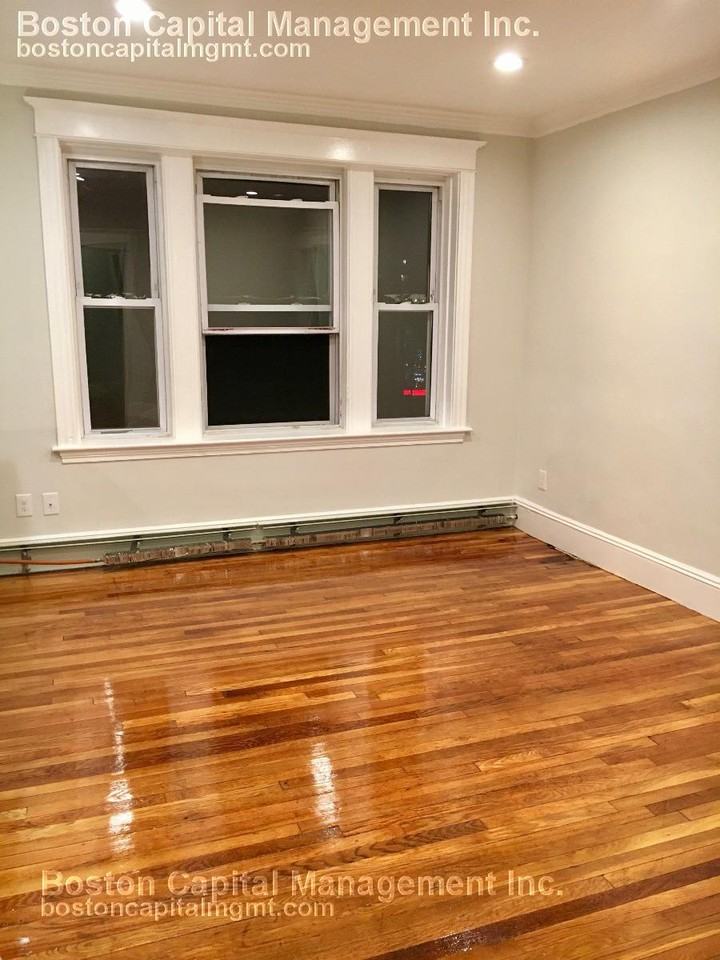 11 Quint Ave #6 - Photo 2 of 13