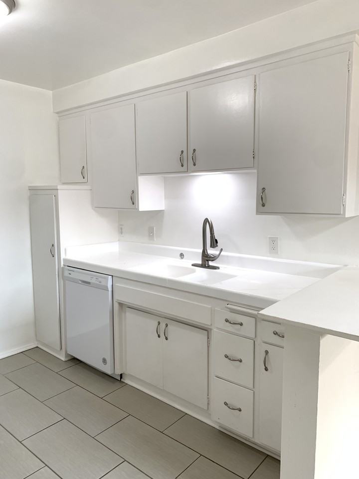 335 N. Isabel St. - Photo 4 of 16