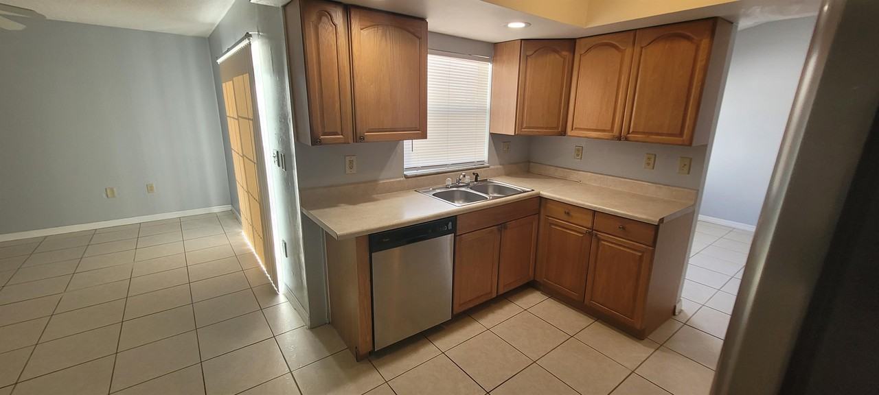 324 Clearwater Ln #1 - Photo 7 of 30