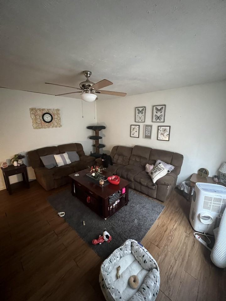 140 1/2 Lorentz St #B - Photo 2 of 15