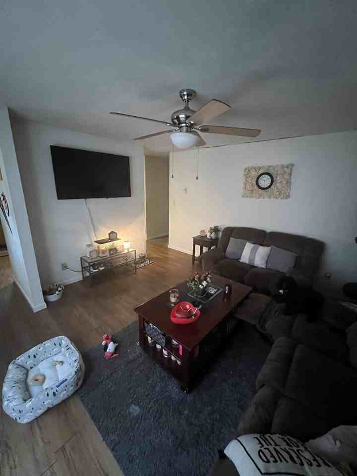 140 1/2 Lorentz St #B - Photo 3 of 15