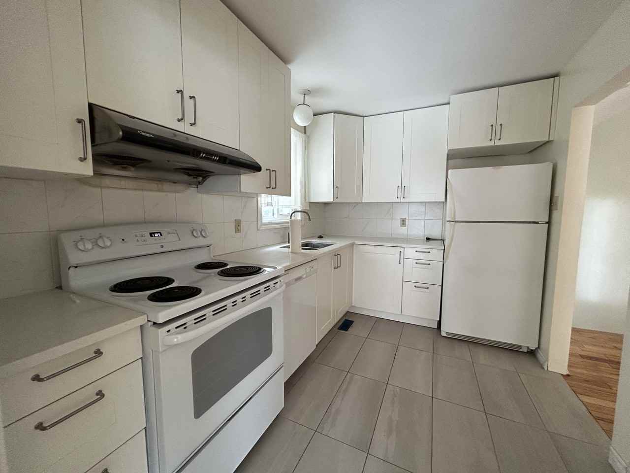 922 Alenmede Crescent - Photo 2 of 17