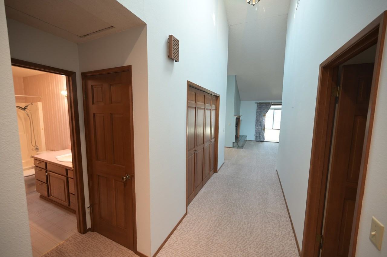 183 Fairway Dr - Photo 6 of 30