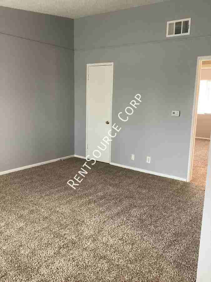 1114 W Avenue H14 - Photo 2 of 19