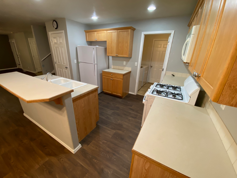 1480 Del Rio St - Photo 2 of 34