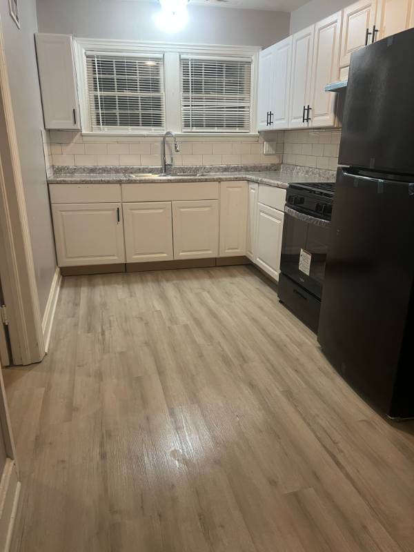 1103 Jewell Ave #3 - Photo 3 of 11